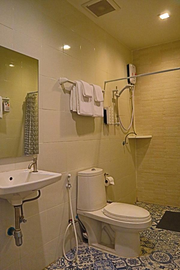 Baan Wangderm Hotel Bangkok Kültér fotó