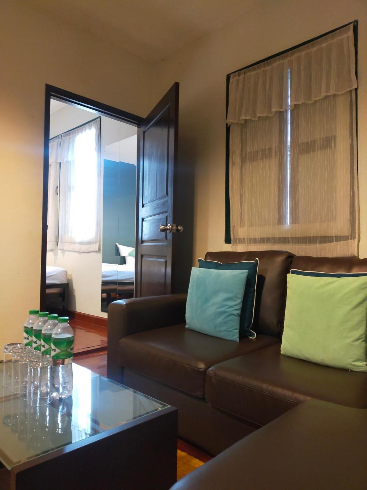 Baan Wangderm Hotel Bangkok Kültér fotó